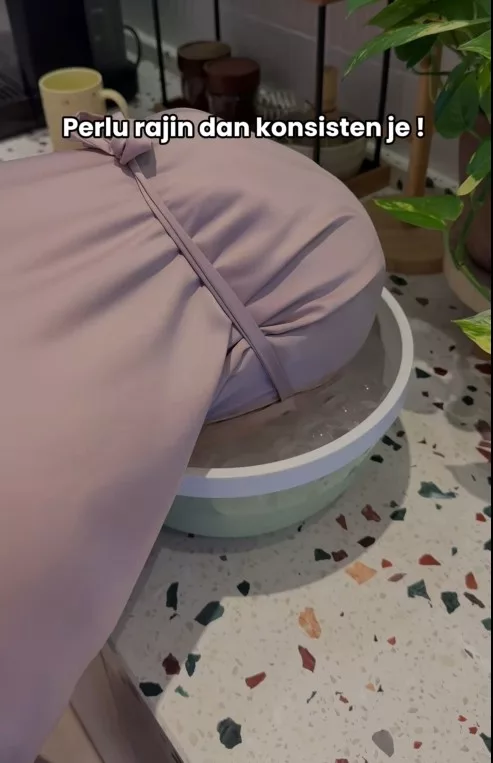 Rendam Muka Dalam Air Sejuk, Bukan Hanya Kurangkan Mata Sembap Tapi Reset Emosi