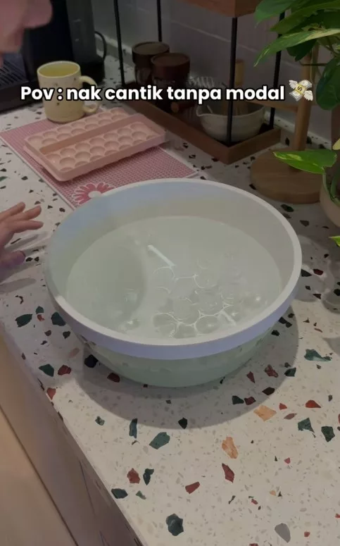 Rendam Muka Dalam Air Sejuk, Bukan Hanya Kurangkan Mata Sembap Tapi Reset Emosi