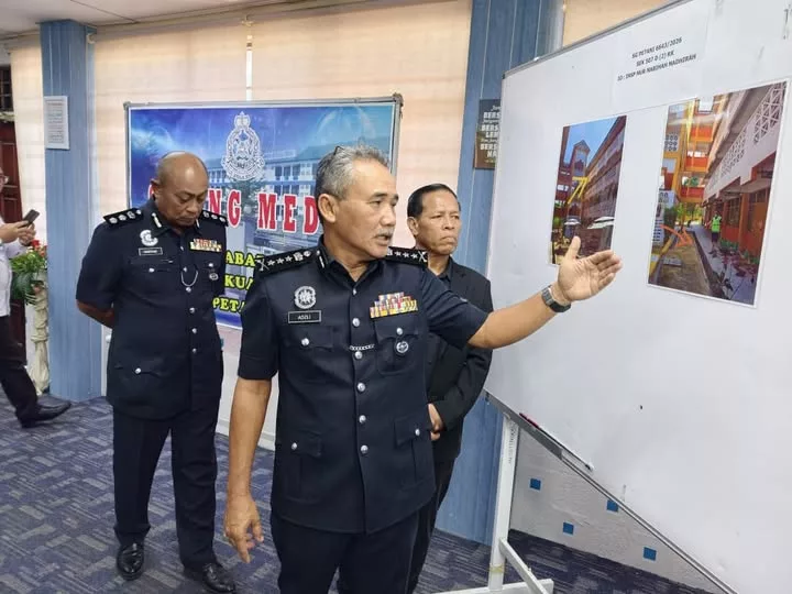 Pelajar OKU Cedera Parah Terjatuh Dari Bangunan Sekolah, Mangsa Dijumpai Terbaring di Kaki Lima 4 Pelajar OKU Cedera Parah Terjatuh Dari Bangunan Sekolah, Mangsa Dijumpai Terbaring di Kaki Lima
