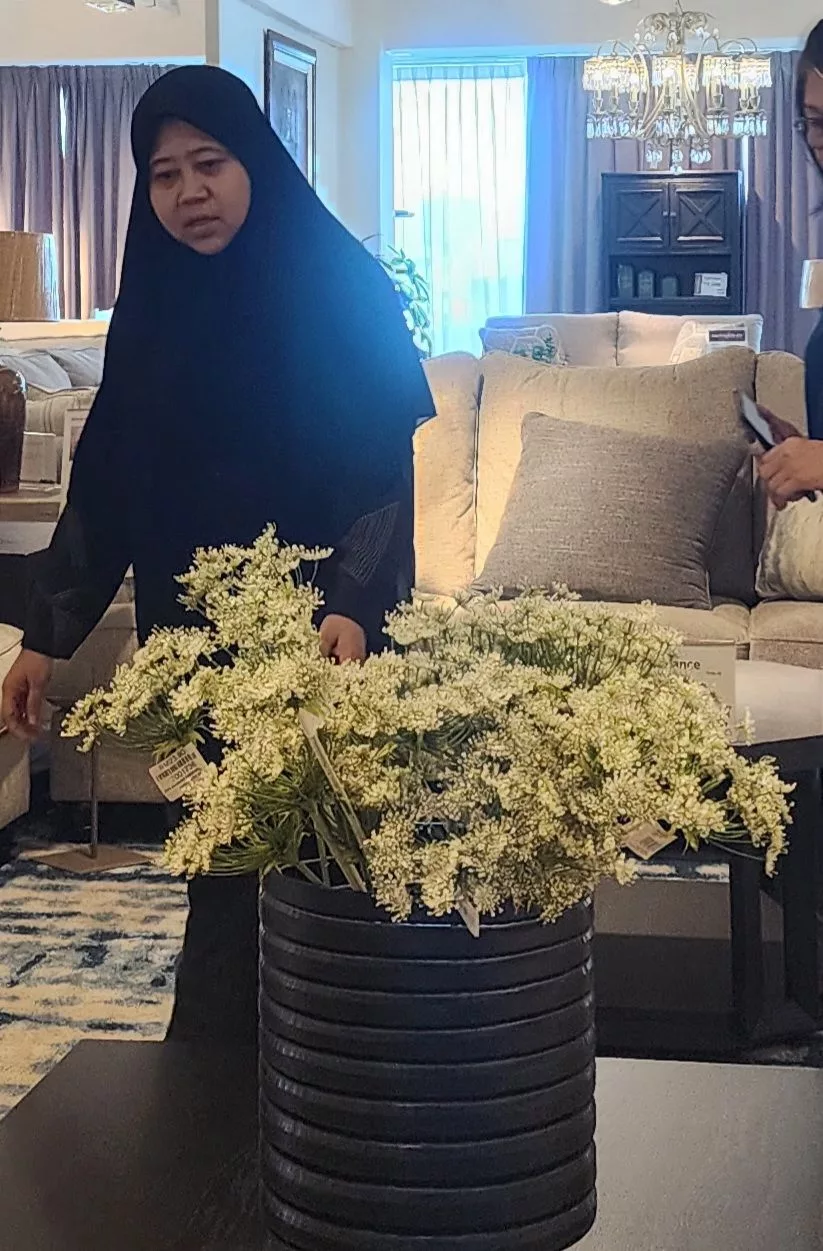 Mak Ayah Tak Larat Uruskan Rumahnya, Anak-anak Berpakat Kumpul Duit Hadiahkan Suasana Baharu