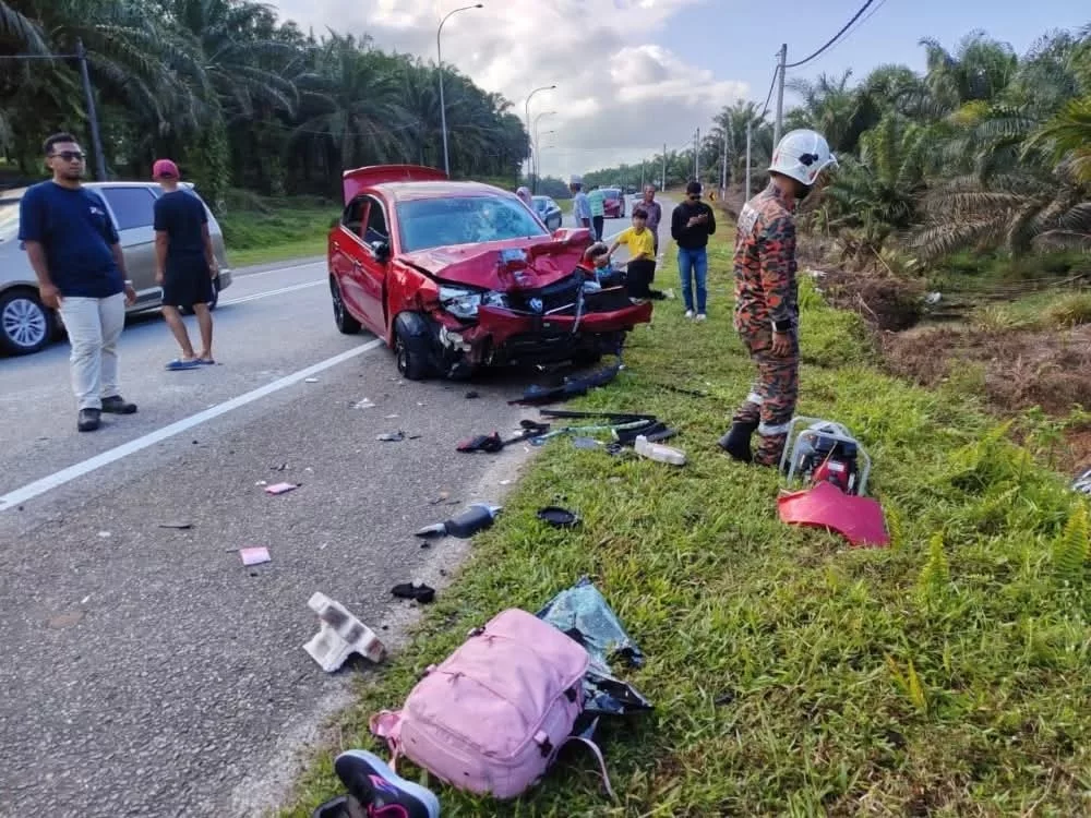 Kemalangan Tragis Kereta Proton Saga dan Nissan Sentra, Dua Maut di Lokasi Kejadian