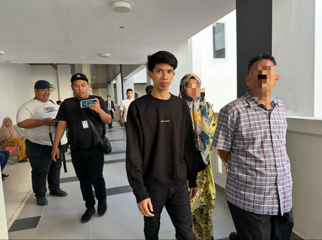 Pempengaruh Didenda RM1,500 Cederakan Tunang, Majlis Kahwin Batal Walau Tinggal 12 Hari