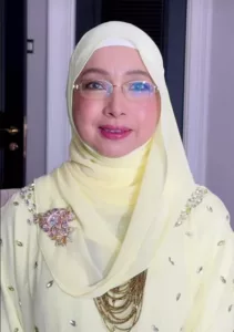 Kenali Shariffah Mahani, Ibu Syed Saddiq Rupanya Pejuang Kanser Yang Kental & Berkelas