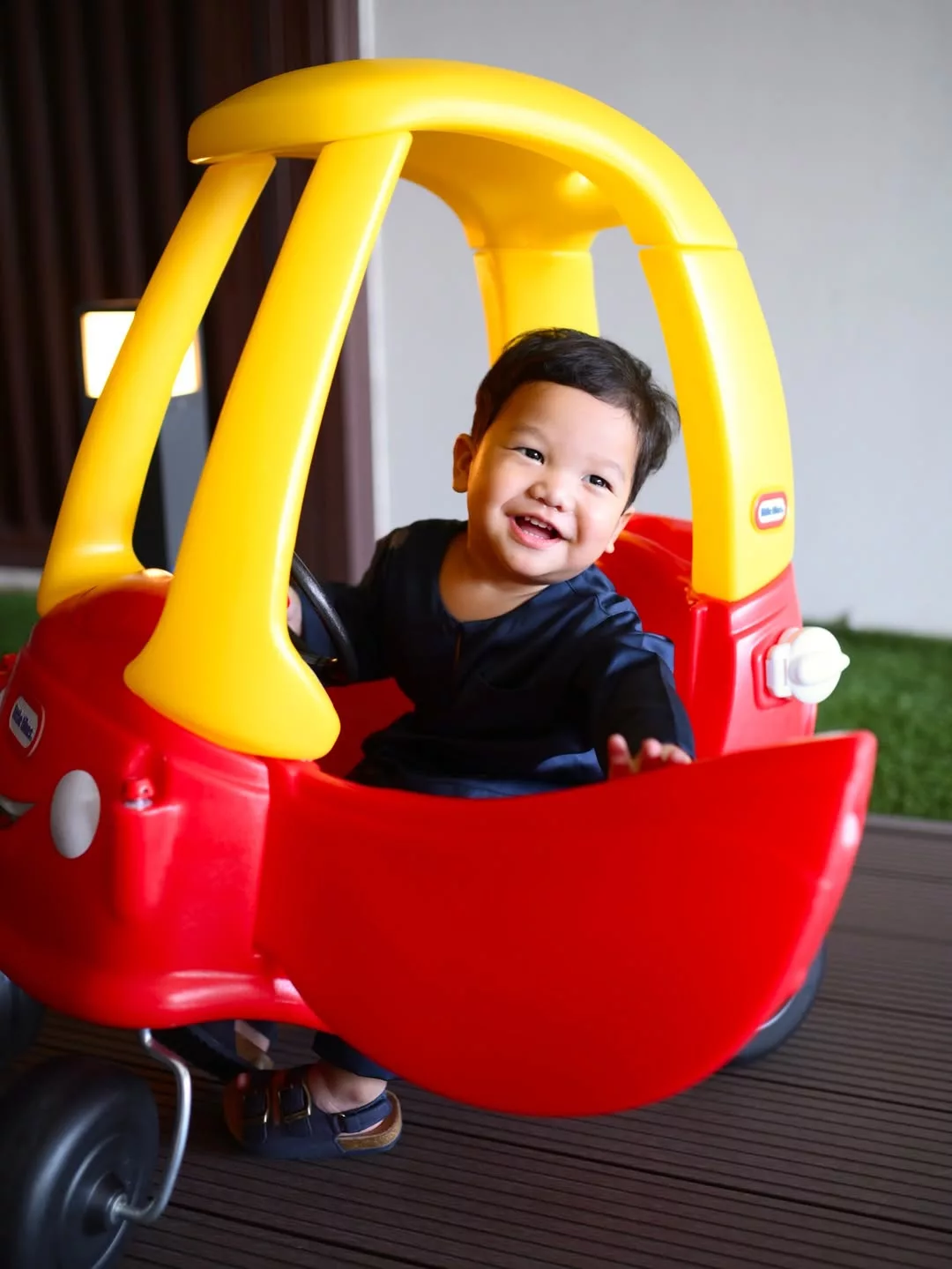 Ziarah Musim Raya, Nabila Razali Larang Individu Tak Dikenali Mencium Anaknya 6 Ziarah Musim Raya, Nabila Razali Larang Individu Tak Dikenali Mencium Anaknya