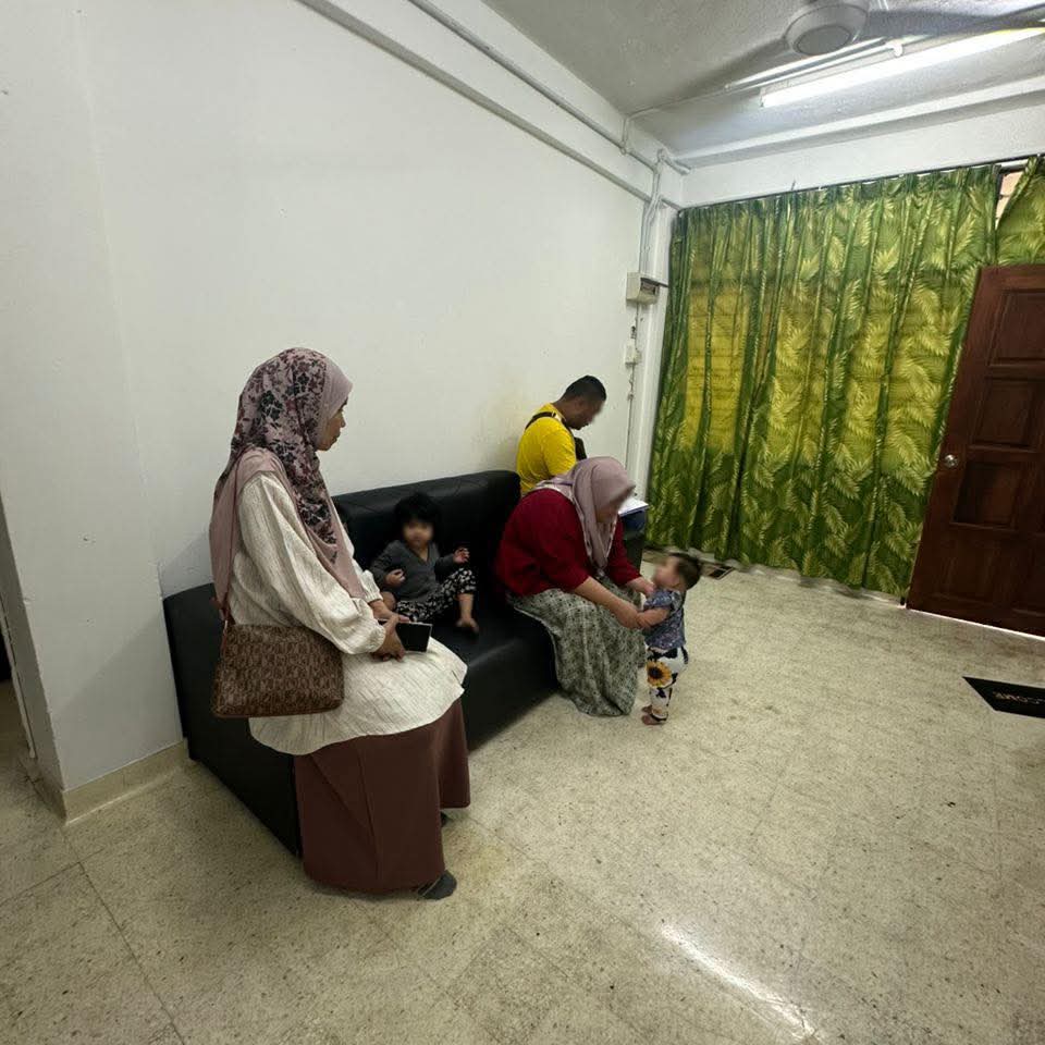 5 Sekeluarga Tidur Berbumbungkan Langit Termasuk Seorang Anak Autisme, Diuji Kehilangan Kerja Di Penghujung Ramadan