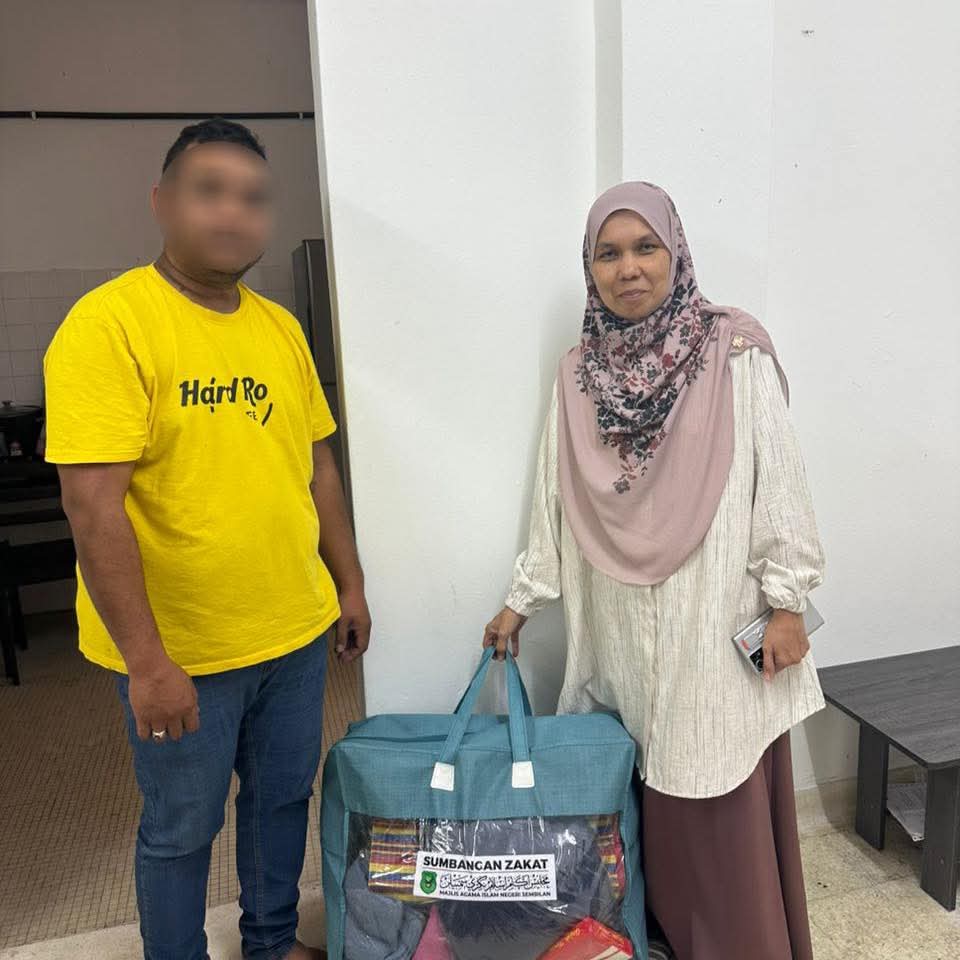 5 Sekeluarga Tidur Berbumbungkan Langit Termasuk Seorang Anak Autisme, Diuji Kehilangan Kerja Di Penghujung Ramadan