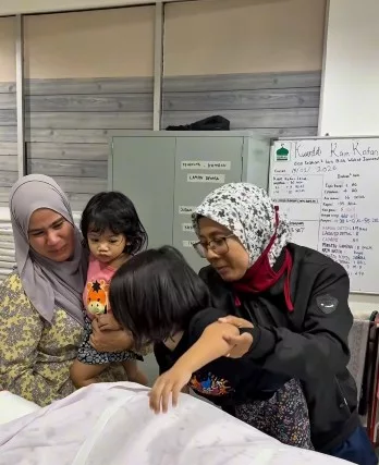 Bapa Maut Langgar Belakang Lori, Tangisan Kuat Anak Saat Arwah Dikebumikan Undang Sayu