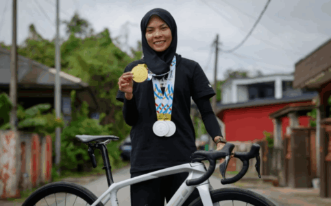 Kenali Nur Aisyah Zubir, ‘Pocket Rocket’ Wanita Malaysia Yang Cipta Sejarah Di Olimpik