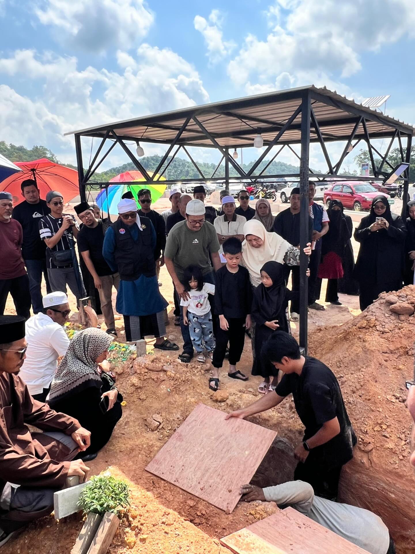 Raya Aidilfitri Mengadu Sakit Perut, Pada Hari Lahir Anak Sulung, Isteri Pergi Buat Selama-lamanya