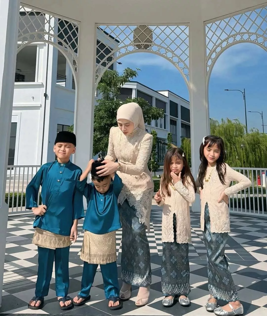 Adira Suhaimi Terkilan Datuk Red Tuntut RM100, 000, Syarat Batal Rujuk