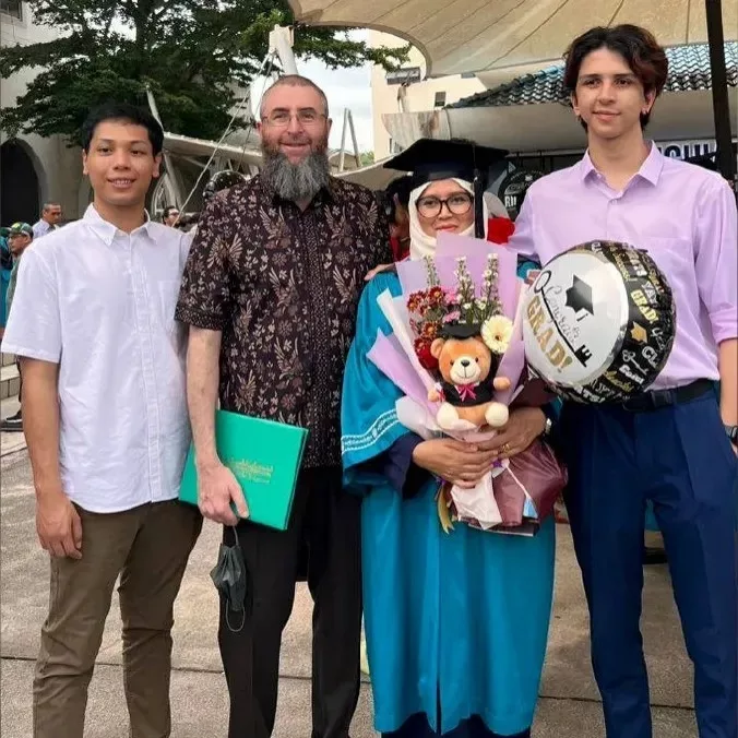 Suri Rumah Nekad Jadi Peguam, Demi Bebaskan Anak Dari Penjara