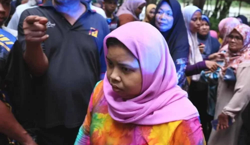 “Mak Mereka Tak Tahu Anak Dah Tiada…” Tragedi Sungai Jeram Meruntun Hati, Ibu OKU Lembam Masih Tunggu Anak Balik