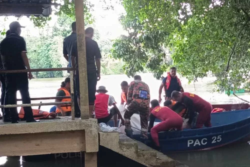 “Mak Mereka Tak Tahu Anak Dah Tiada…” Tragedi Sungai Jeram Meruntun Hati, Ibu OKU Lembam Masih Tunggu Anak Balik