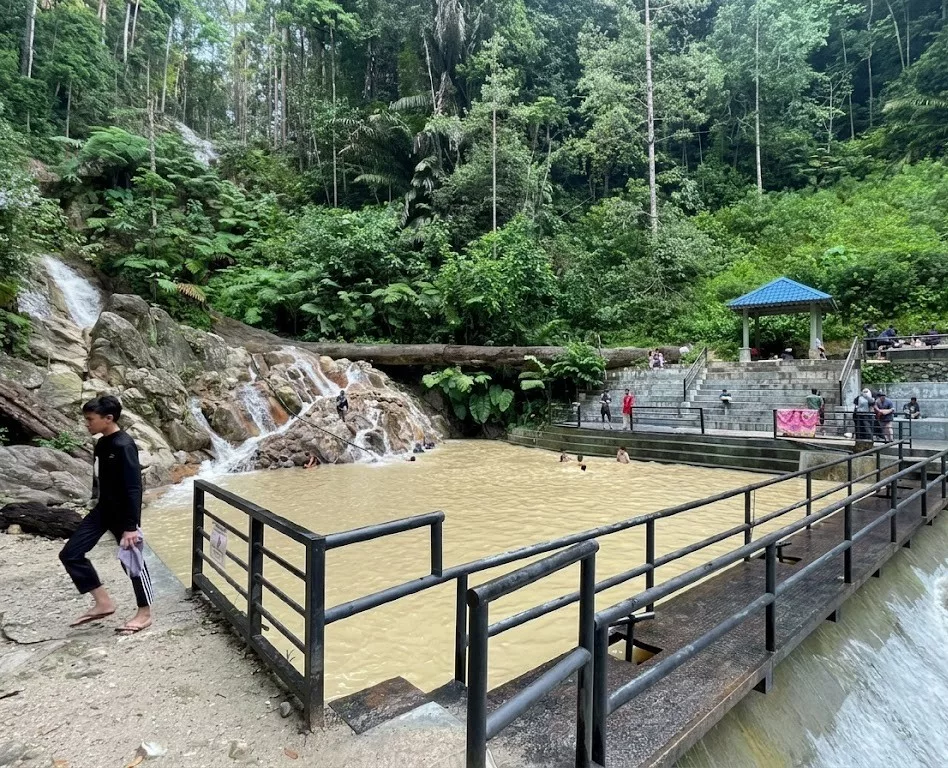 “Saya Sempat Naik Ke Tebing Tapi Anak Tenggelam…, Ibu Kongsi Detik Duka Anak  Lemas Depan Mata Di Jeram Toi