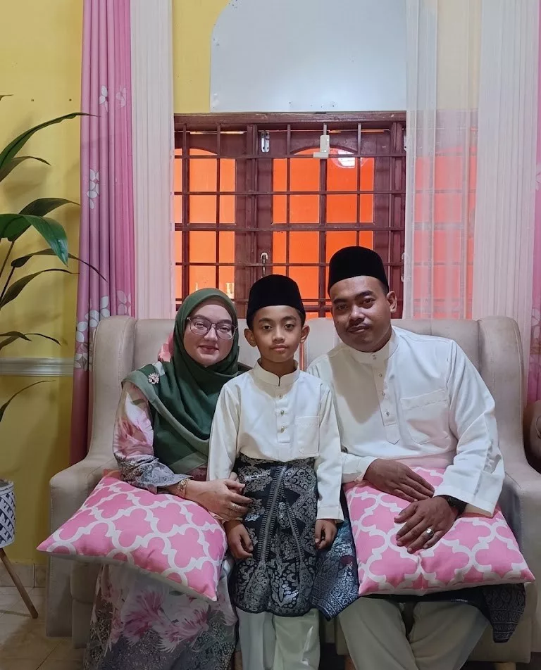 Awalnya Kehilangan Isteri Tercinta, Kemudian Anak Tunggalnya Pula Pengsan & Pergi Tak Kembali 9 Awalnya Kehilangan Isteri Tercinta, Kemudian Anak Tunggalnya Pula Pengsan & Pergi Tak Kembali