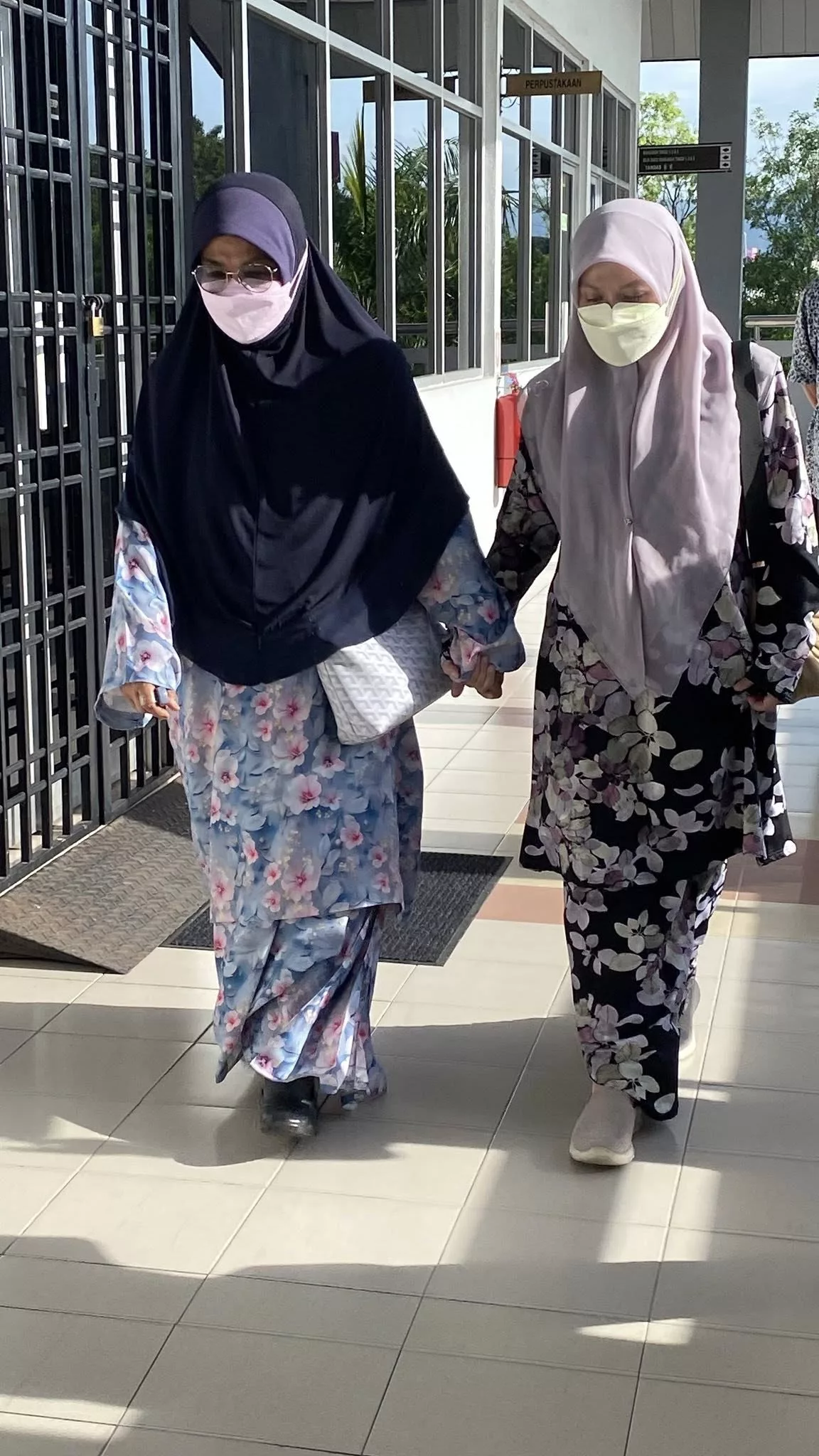 Guru Wanita Didakwa Amang Seksual Pelajar Tingkatan 2, Berdepan Hukuman Tak Kurang 20 Tahun & Sebat