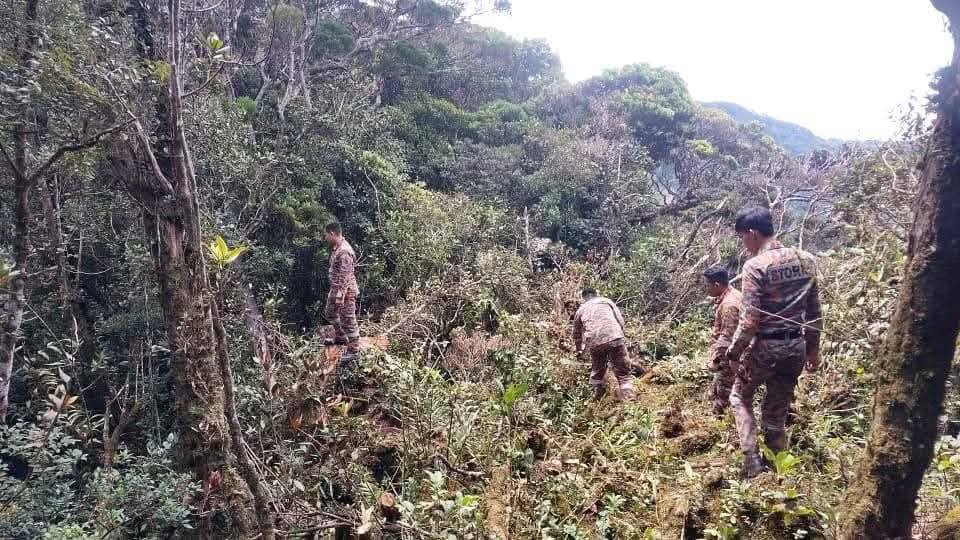 4 Hari Hilang di Gunung Batu Putih: "Ya Allah, Lindungilah Jaslinda Saludin Di Mana Sahaja Dia Berada..." 9 4 Hari Hilang di Gunung Batu Putih: “Ya Allah, Lindungilah Jaslinda Saludin Di Mana Sahaja Dia Berada…”
