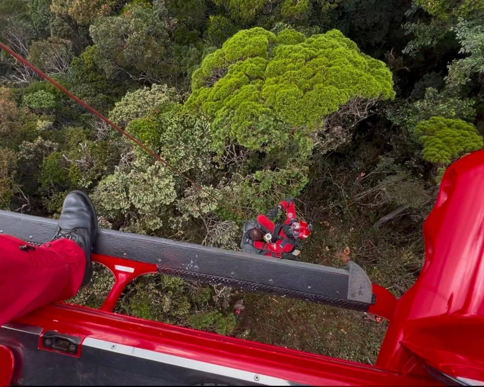 4 Hari Hilang di Gunung Batu Putih: "Ya Allah, Lindungilah Jaslinda Saludin Di Mana Sahaja Dia Berada..." 7 4 Hari Hilang di Gunung Batu Putih: “Ya Allah, Lindungilah Jaslinda Saludin Di Mana Sahaja Dia Berada…”