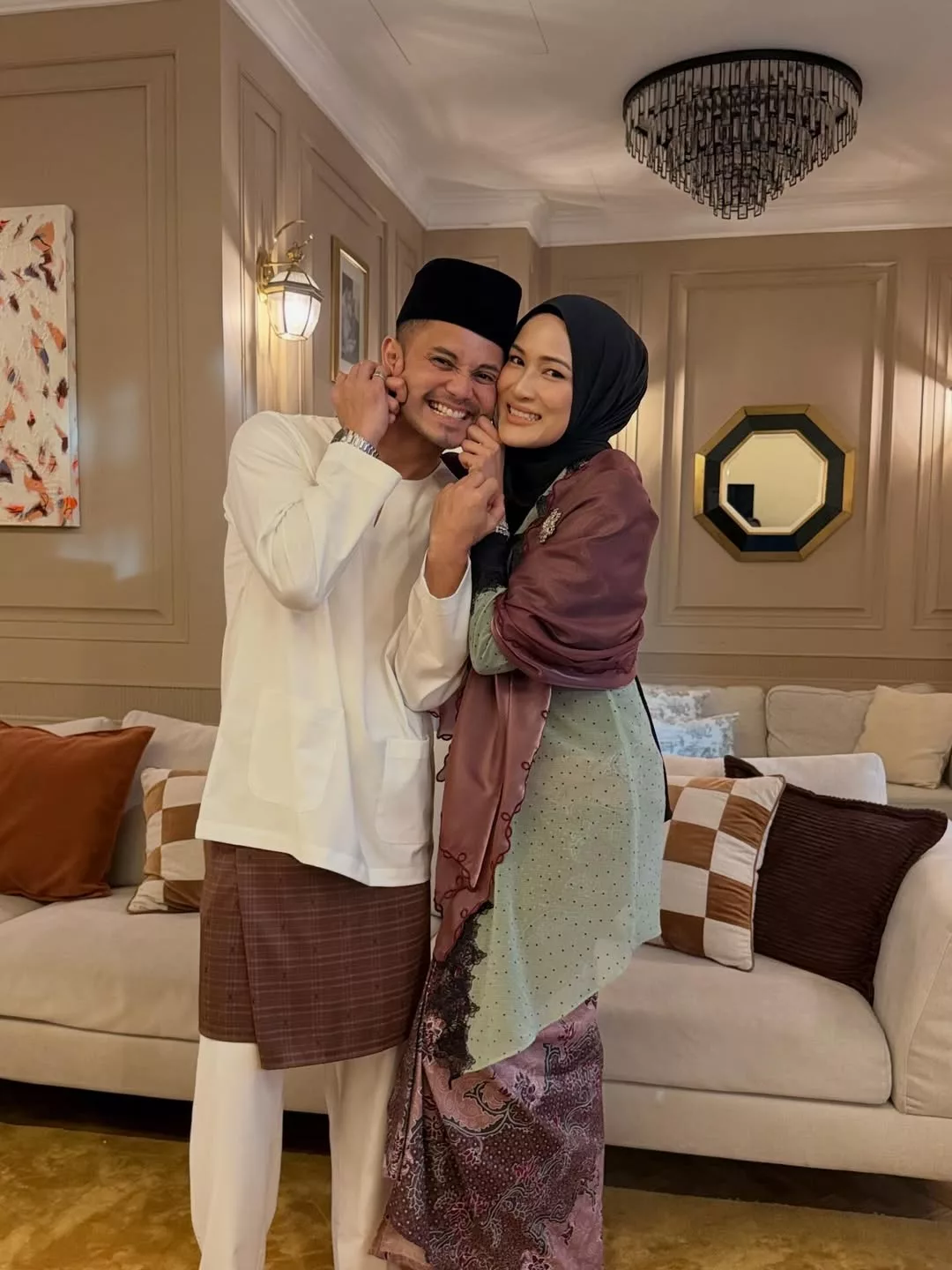 Tip Rumah Tangga: Hairul Azreen & Hanis Zalikha Fokus Hal Sendiri, Ada Masalah Bawa  Bincang