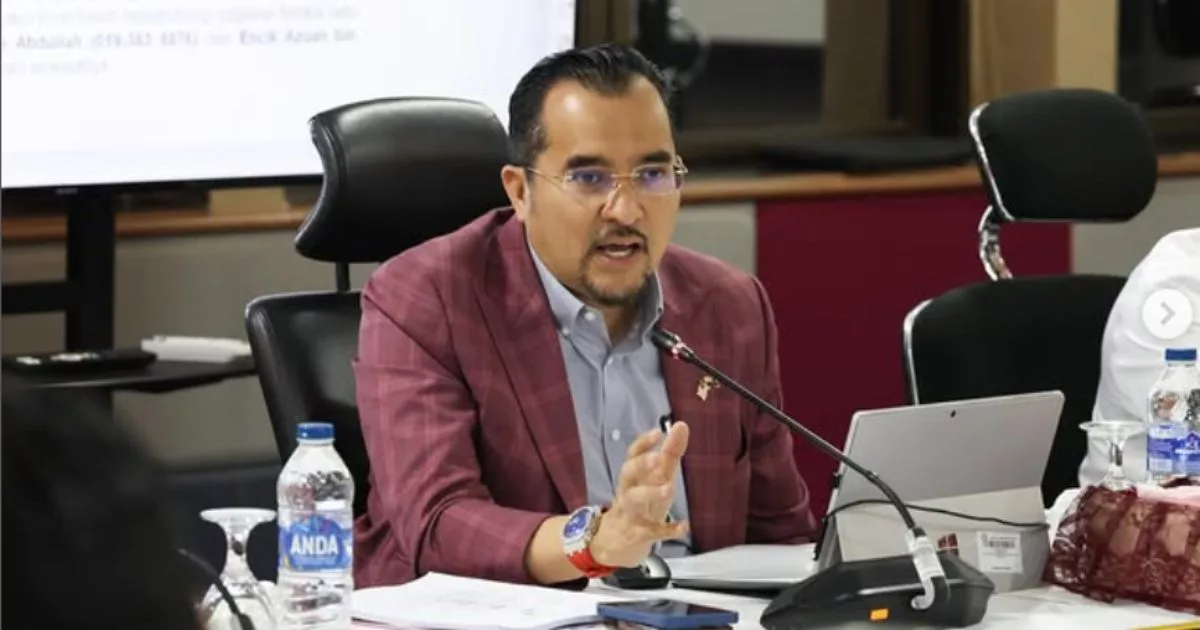 Dr Asyraf Wajdi Tegas Pelajar Tahfiz Mampu Jadi Juruterbang, 221 Huffaz MRSM Straight A 4 Dr Asyraf Wajdi Tegas Pelajar Tahfiz Mampu Jadi Juruterbang, 221 Huffaz MRSM Straight A