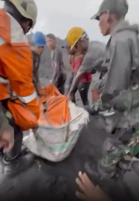 Tinggal Rangka, Tiga Mangsa Letusan Gunung Dukono Ditemukan & Operasi SAR Ditamatkan