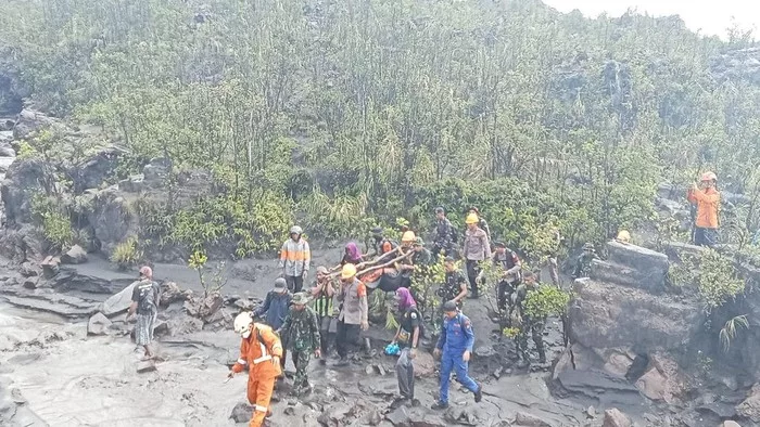 Tinggal Rangka, Tiga Mangsa Letusan Gunung Dukono Ditemukan & Operasi SAR Ditamatkan