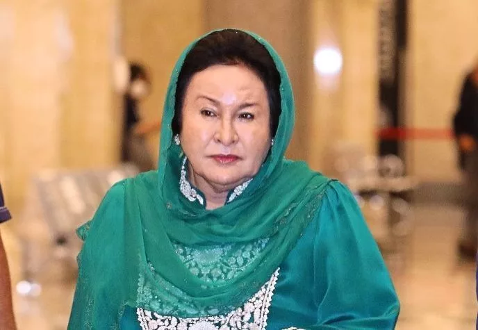 43 Dari 44 Barang Kemas Lubnan Dihantar Pada Rosmah Hilang, Diperintah Bayar RM65.7 juta