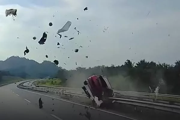Tragis di LPT2, Wanita Cedera Parah Sampai Putus Kakinya Bila SUV Terbabas