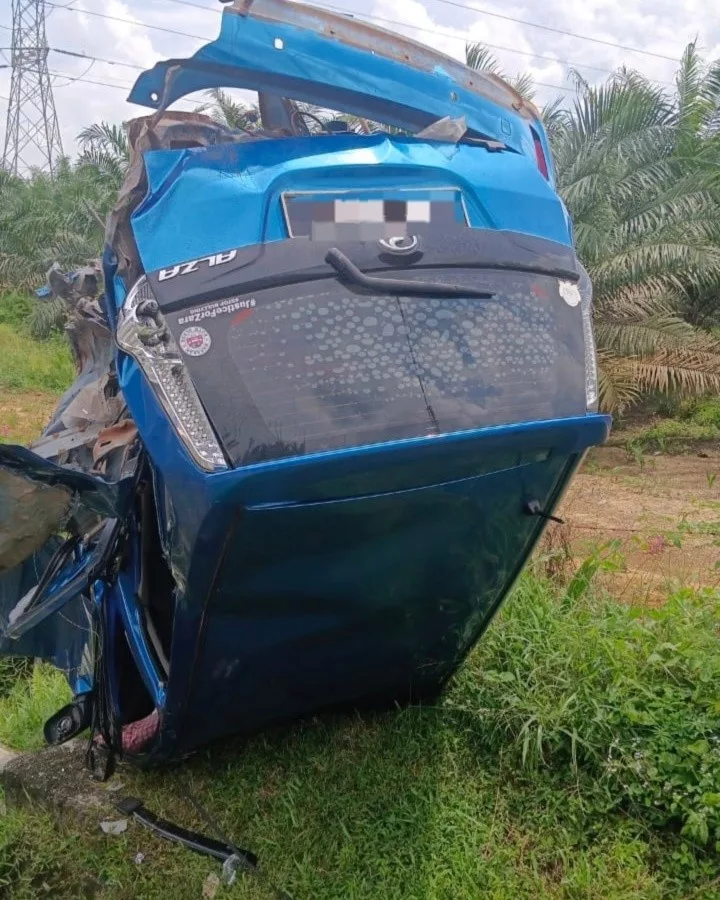 Tragedi di Simpang Renggam, 4 Maut Dan Wanita Warga Emas Tercampak Keluar 7 Tragedi di Simpang Renggam, 4 Maut Dan Wanita Warga Emas Tercampak Keluar
