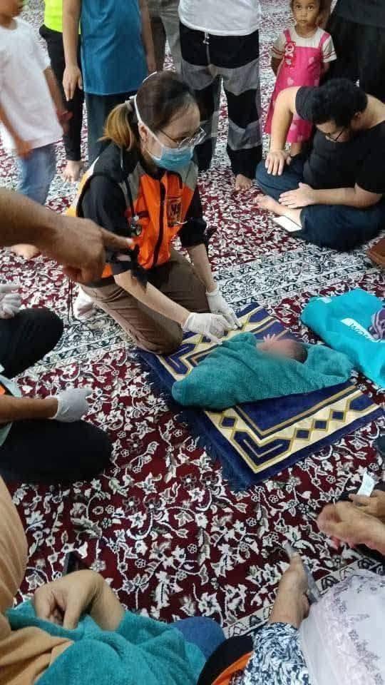 Lelaki Tinggalkan Bayi Dalam Surau, Kasihan Si Kecil Jadi Mangsa Orang Dewasa