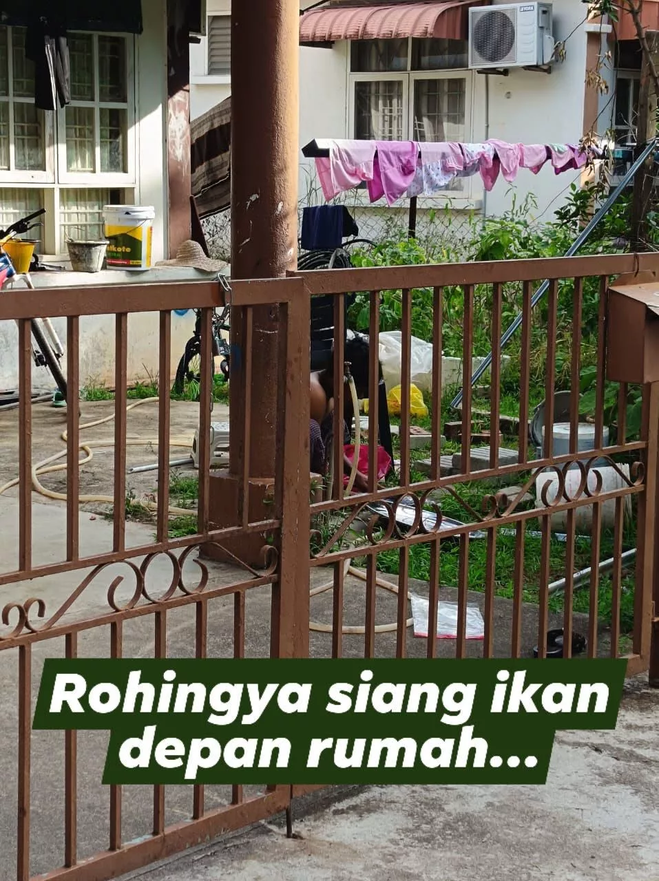 Azab Ada Jiran Rohingya, Siang Ikan Luar Rumah Selain Anak Sengaja Patahkan Cermin Sisi Kereta 3 Azab Ada Jiran Rohingya, Siang Ikan Luar Rumah Selain Anak Sengaja Patahkan Cermin Sisi Kereta