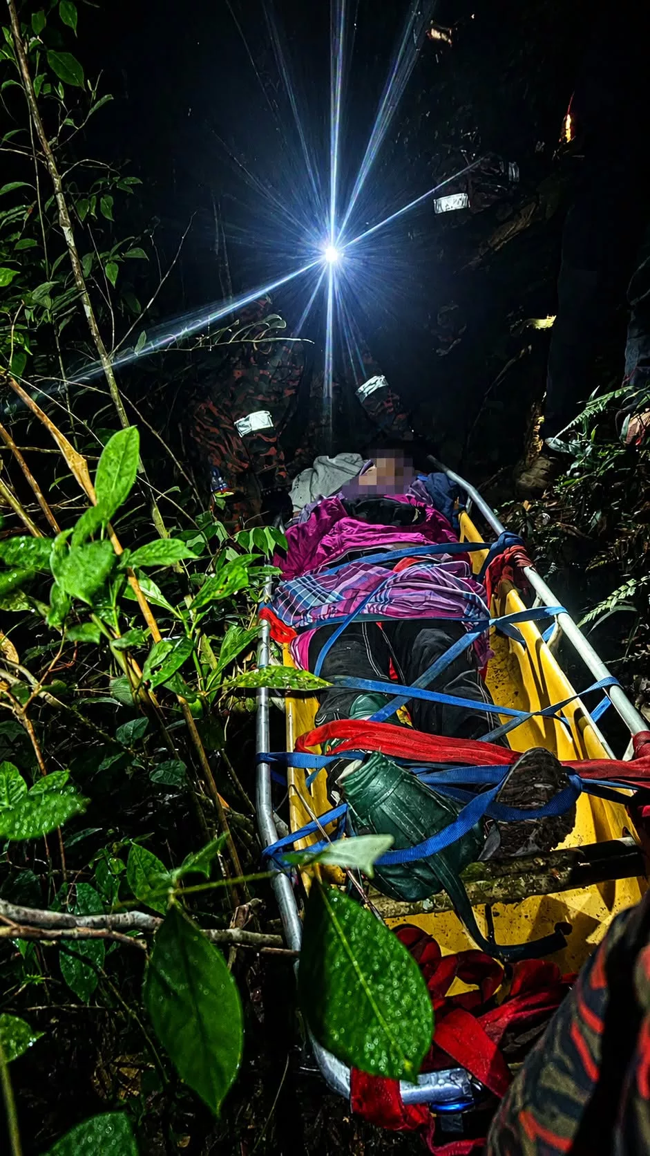Kegembiraan Mendaki Bertukar Jadi Detik Cemas, Wanita Patah Kaki Ketika Naik Ke Puncak Pine Tree Hill 7 Kegembiraan Mendaki Bertukar Jadi Detik Cemas, Wanita Patah Kaki Ketika Naik Ke Puncak Pine Tree Hill