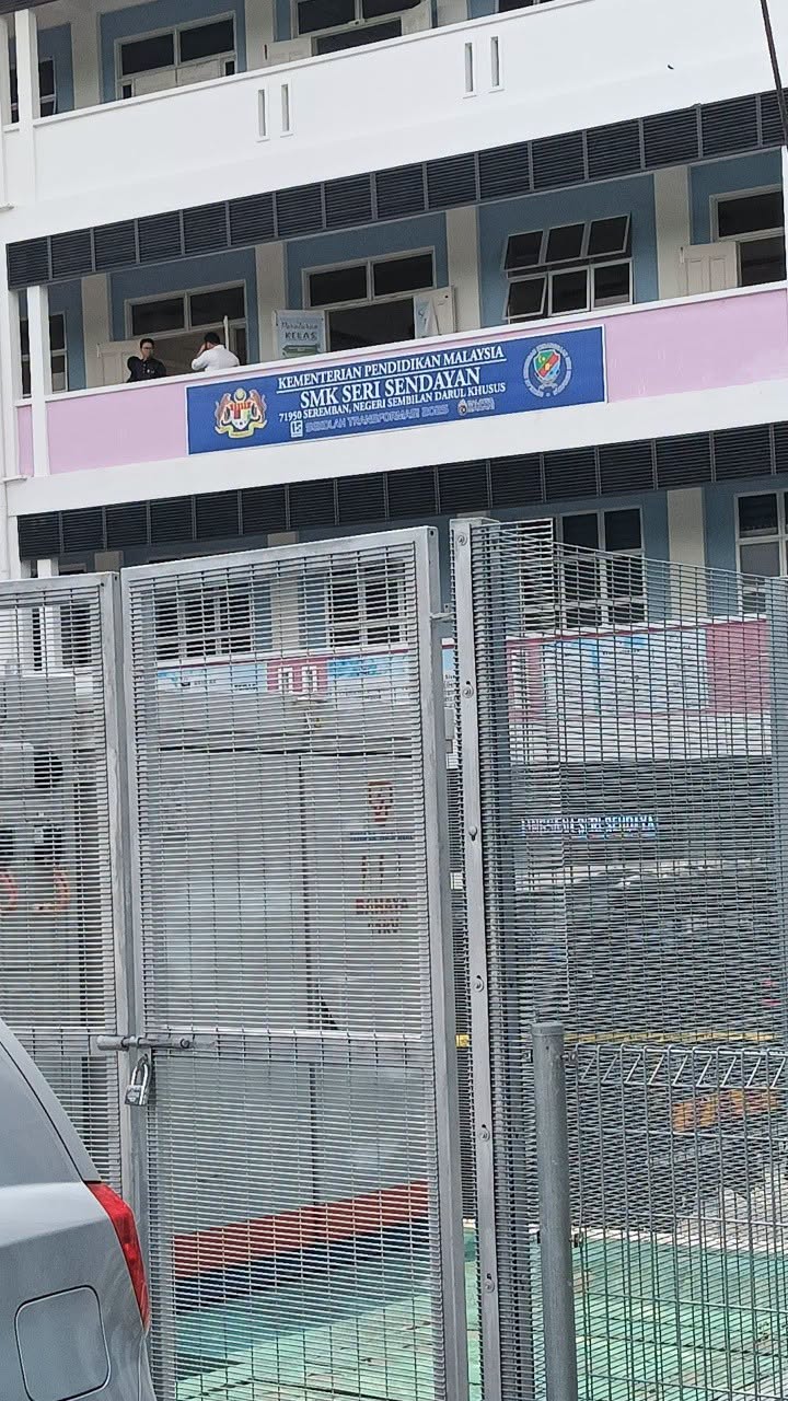 Pelajar Perempuan Meninggal Jatuh Bangunan Sekolah, YB Fadhlina Zahir Rasa Simpati 5 Pelajar Perempuan Meninggal Jatuh Bangunan Sekolah, YB Fadhlina Zahir Rasa Simpati