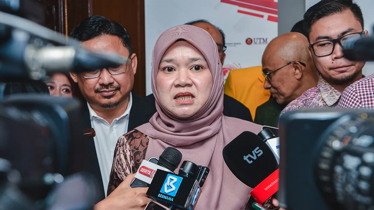 Belanjawan 2027: Fadhlina Jamin Pengambilan Guru Baharu, RMT & Sekolah Daif Tidak Terjejas