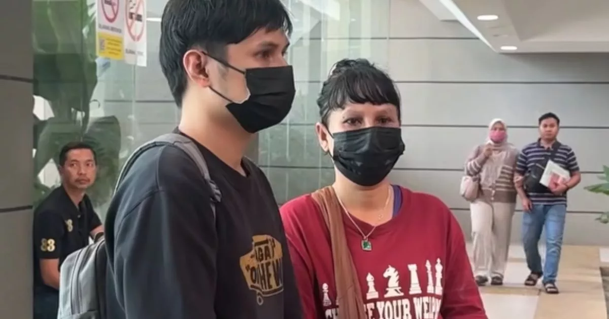 Ibu Rayu Dua Anak Diberi Taraf Warganegara, Diseludup Ke Indonesia Oleh Bapa Kandung Ketika Kecil Tanpa Dokumen Sah