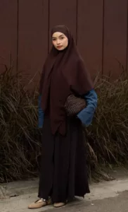Khiban Jadi Trend Hijab Baharu, Gaya Sopan & Edgy Pilihan Hijabi Moden 6 Khiban Jadi Trend Hijab Baharu, Gaya Sopan & Edgy Pilihan Hijabi Moden