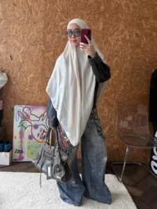 Khiban Jadi Trend Hijab Baharu, Gaya Sopan & Edgy Pilihan Hijabi Moden 7 Khiban Jadi Trend Hijab Baharu, Gaya Sopan & Edgy Pilihan Hijabi Moden