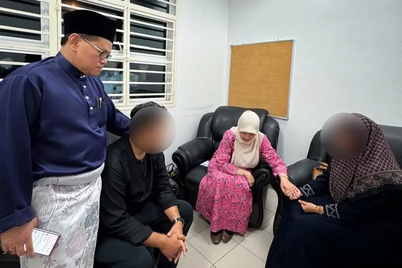 Pelajar Perempuan Meninggal Jatuh Bangunan Sekolah, YB Fadhlina Zahir Rasa Simpati 7 Pelajar Perempuan Meninggal Jatuh Bangunan Sekolah, YB Fadhlina Zahir Rasa Simpati