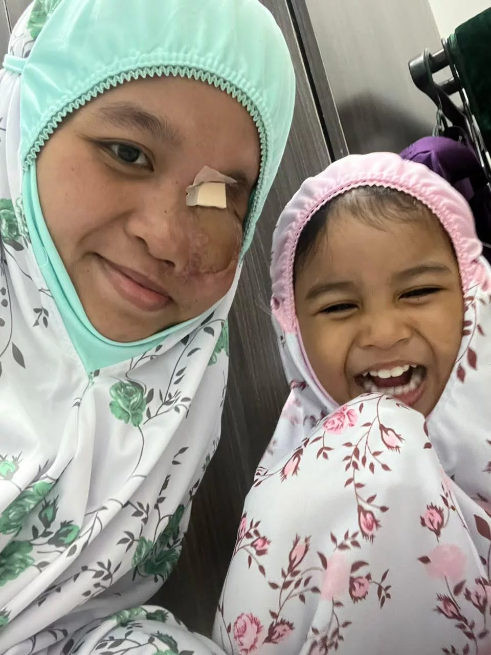 Hidap Kanser Tulang Tahap 4, Suami Setia Jaga Isteri Ketika Sakit & Kini Semakin Sembuh 14 Hidap Kanser Tulang Tahap 4, Suami Setia Jaga Isteri Ketika Sakit & Kini Semakin Sembuh