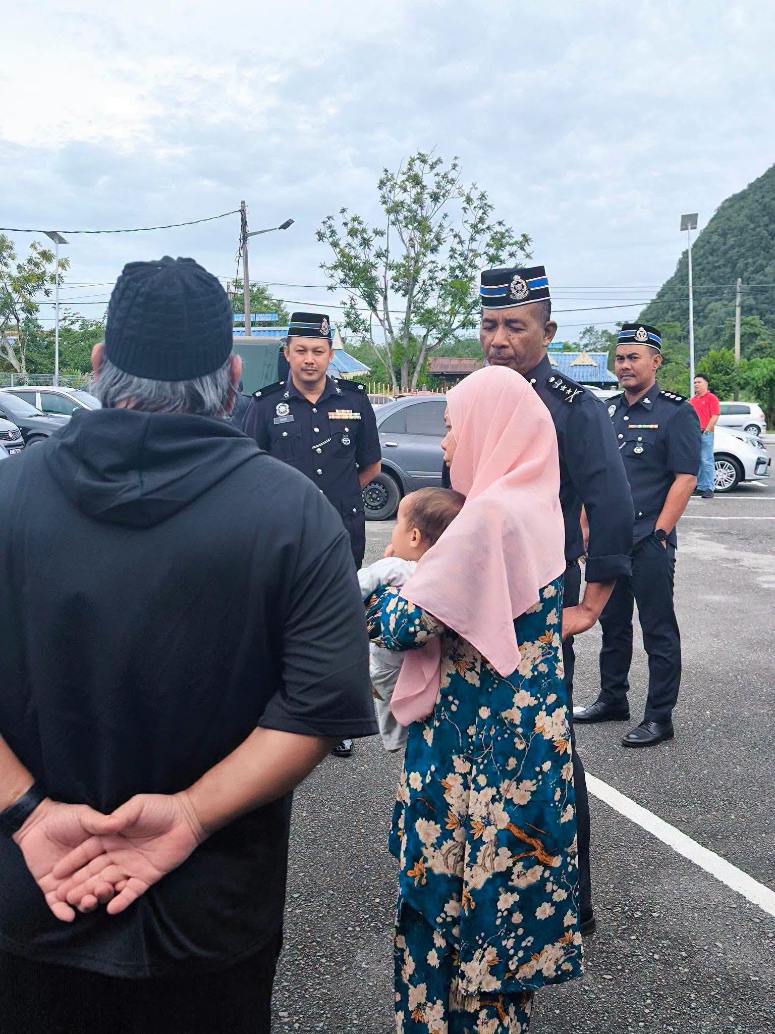 Anggota Polis Maut Terlanggar Tayar Lori Tercicir, Keluar Rumah Nak Cari Rezeki Tapi Tak Pulang