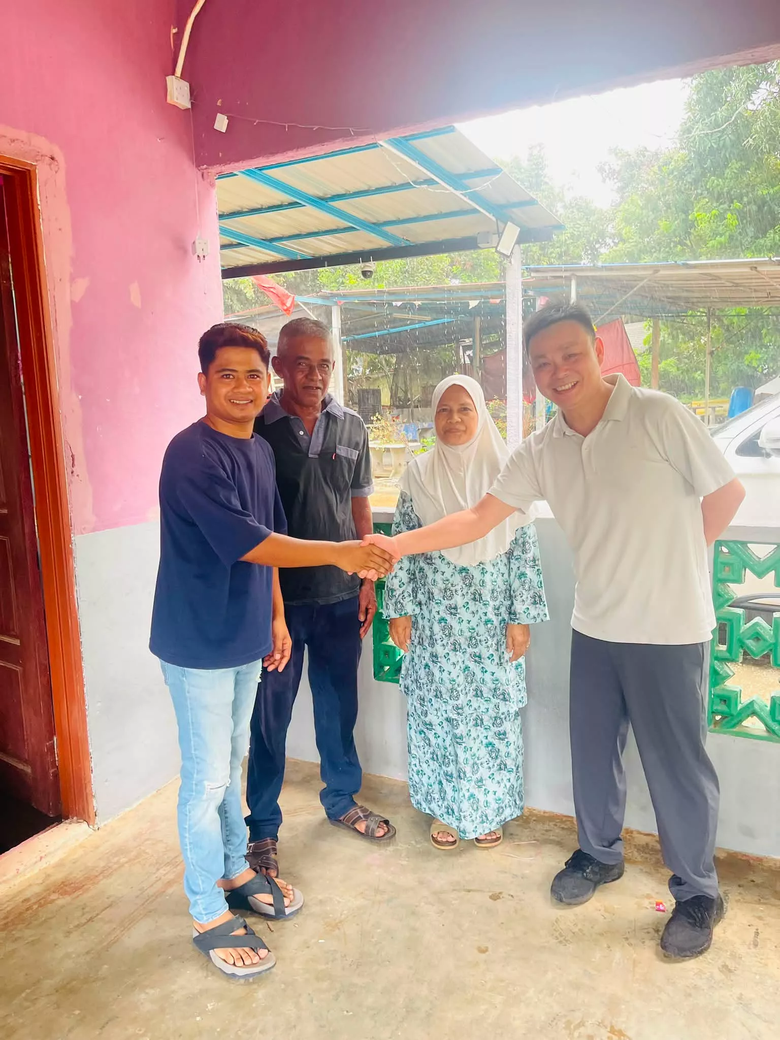 Pulangkan Dompet Ke Rumah Pemilik Jam 1 Pagi, Kejujuran Anak Muda Raih Pujian 5 Pulangkan Dompet Ke Rumah Pemilik Jam 1 Pagi, Kejujuran Anak Muda Raih Pujian