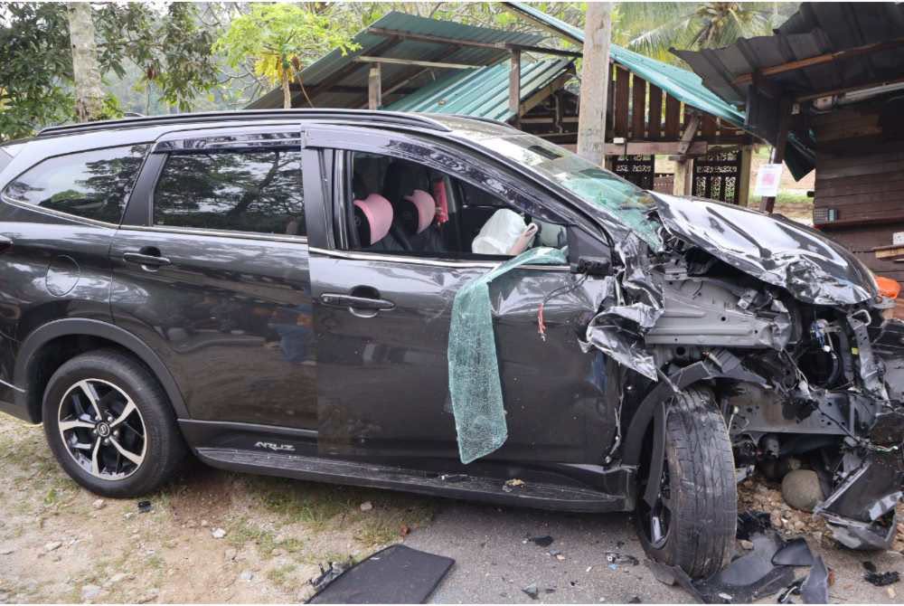 Pelukan dan Lambaian Terakhir, Tiga Sekeluarga Meninggal Dunia Dalam Satu Kemalangan Tragis