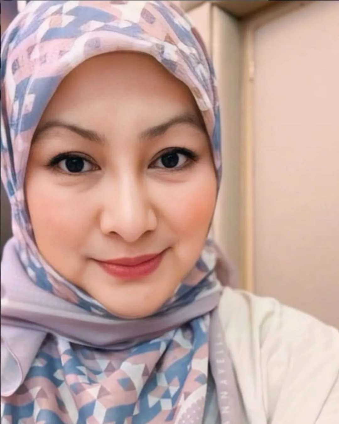 Abby Abadi Mohon Doa Terus Sihat & Murah Rezeki, "Dunia Kejam Pada Orang Miskin..." 7 Abby Abadi Mohon Doa Terus Sihat & Murah Rezeki, “Dunia Kejam Pada Orang Miskin…”
