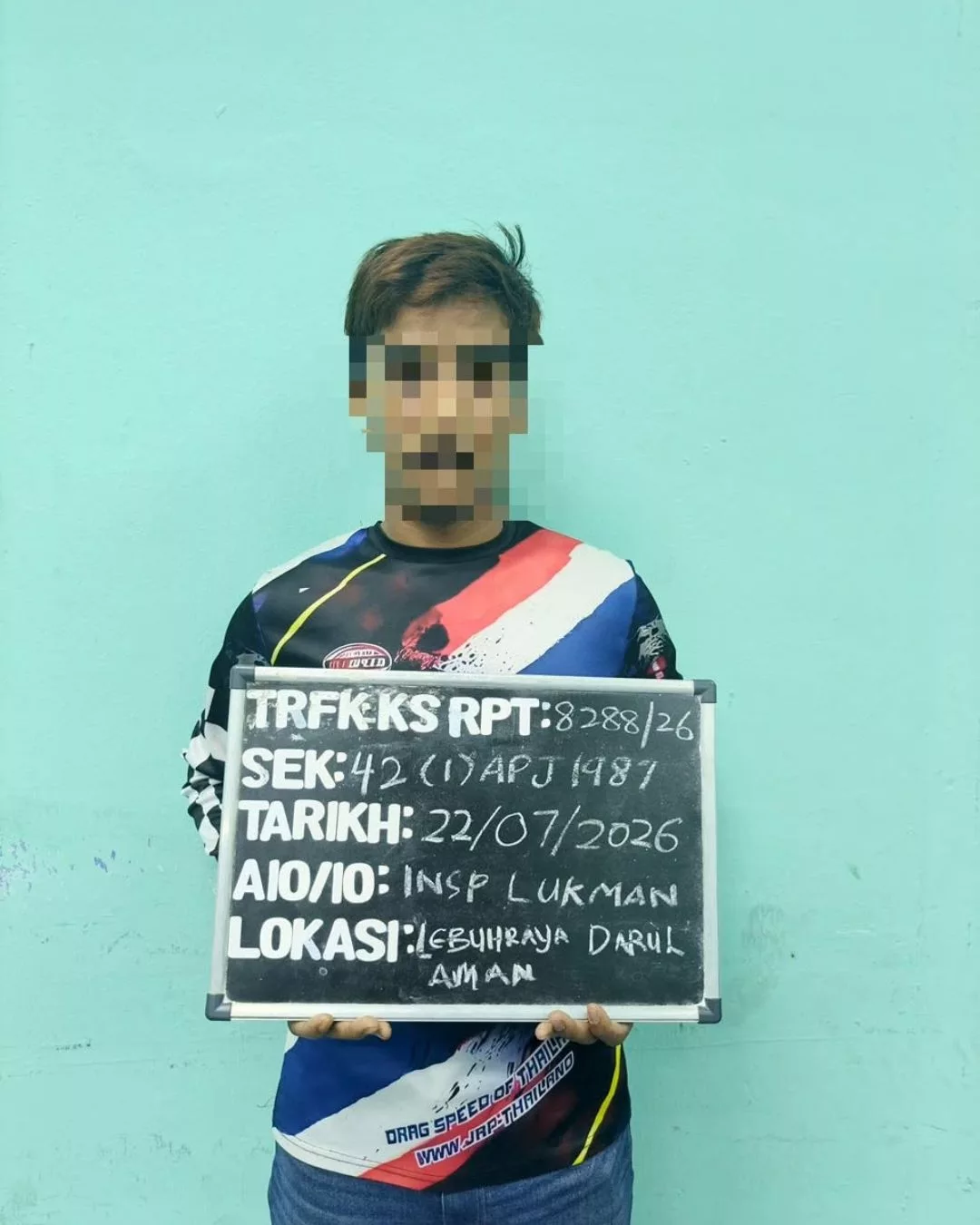 Sanggup Pertaruh Nyawa Isteri & Anak Demi Aksi “Wheelie”, Lelaki Ditahan Polis