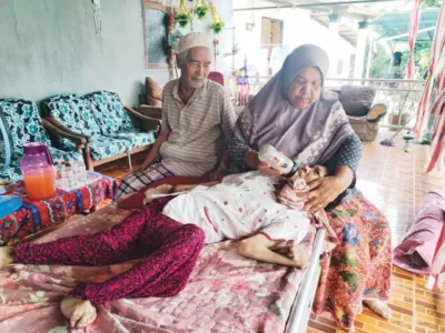 41 Tahun Jaga Anak OKU Seperti Bayi, Ibu Ini Tetap Cekal Meski Usia Semakin Lanjut 5 anak OKU