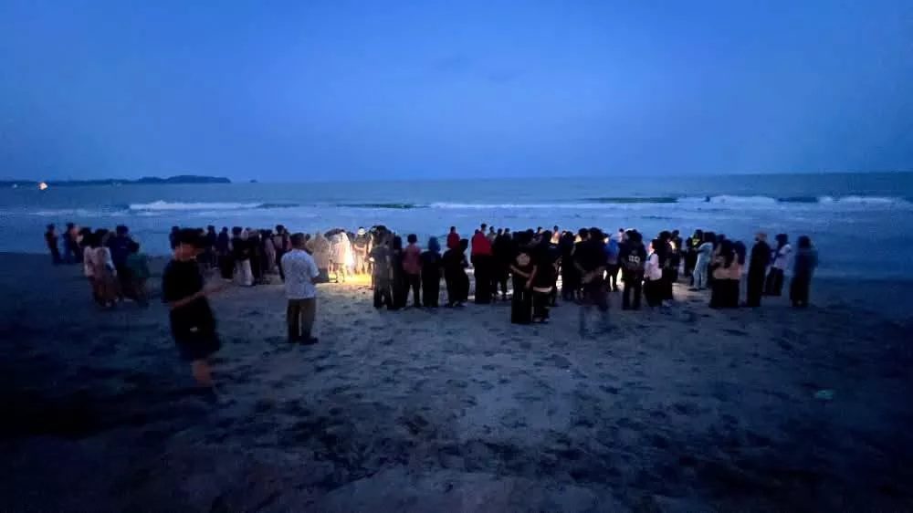 Tragedi Mandi Pantai, Tangan Bapa Masih Erat Pegang Kaki Anak Sulung Waktu Ditemui