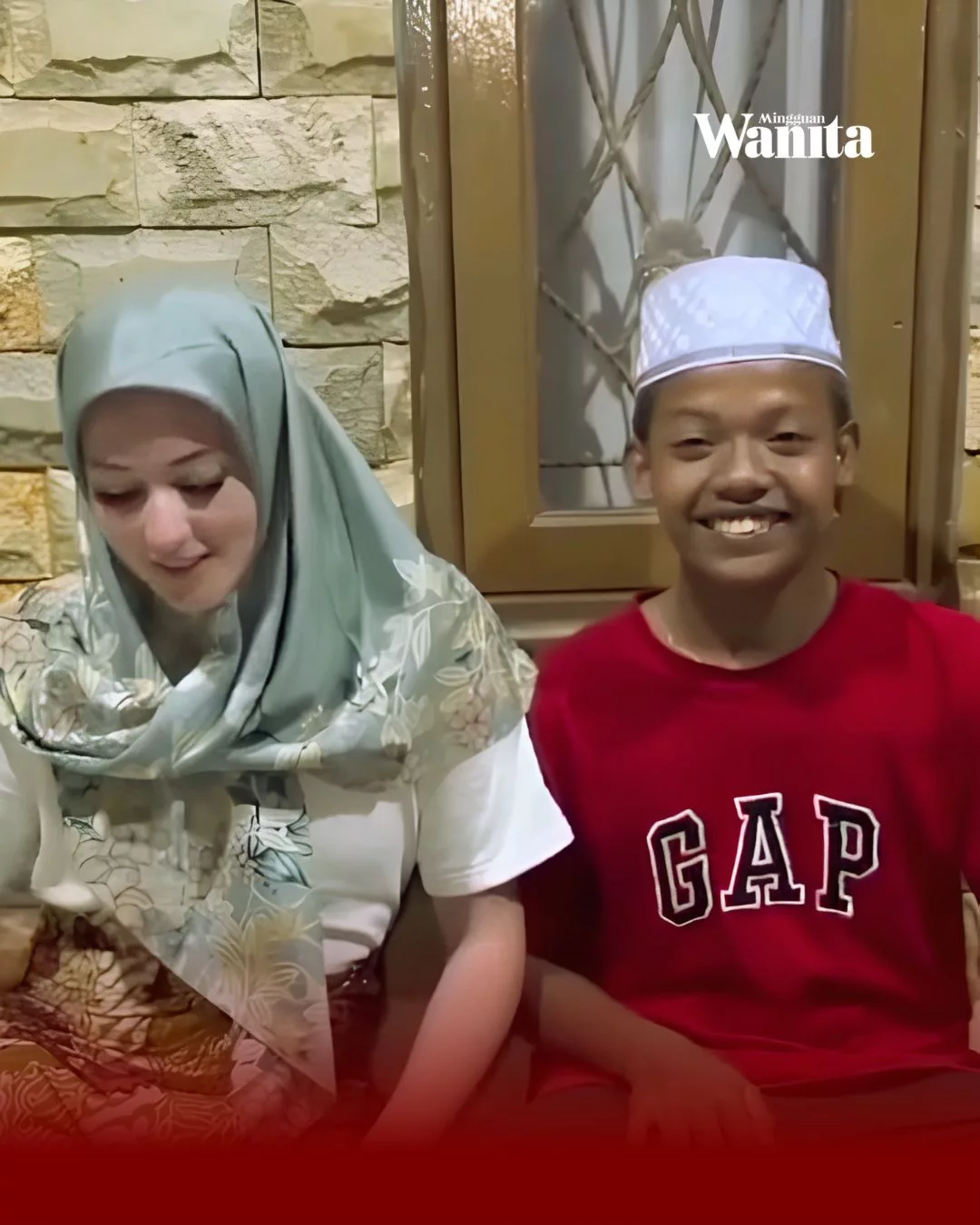 Kerana Cinta, Gadis Eropah Sanggup Terbang Beribu Kilometer Bawa Keluarga Jumpa Pemuda Lombok 6 Kerana Cinta, Gadis Eropah Sanggup Terbang Beribu Kilometer Bawa Keluarga Jumpa Pemuda Lombok