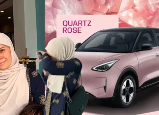 Isteri Menangis Dihadiahkan e.MAS 5, Suami Minta 35,000 Likes Sekali Netizen Bagi Lebih 98,000! Isteri Menangis Dihadiahkan e.MAS 5