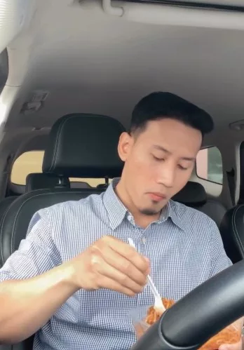 Lelaki Nak Bakal Isteri Masakkan Bekal Macam Mak Kena Kecam, Pilih Diam Dan Jadi Pembaca Senyap