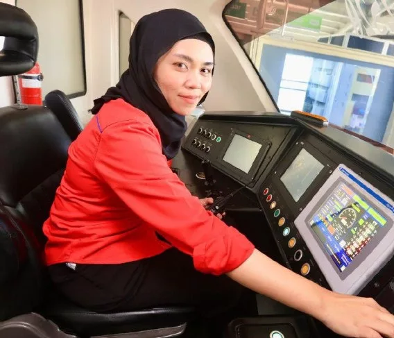 Pemandu Monorel Wanita, Jantina Bukan Halangan Nak Kuasai Bidang Teknikal 6 Pemandu Monorel Wanita, Jantina Bukan Halangan Nak Kuasai Bidang Teknikal